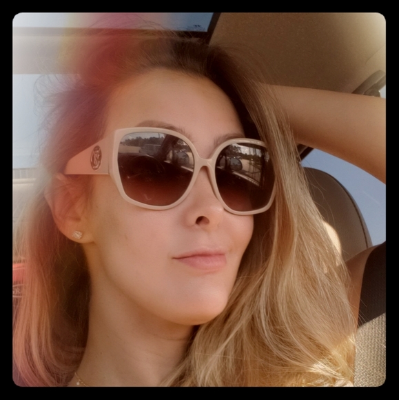 Meet your Posher, Jess - Picture 1 of 1